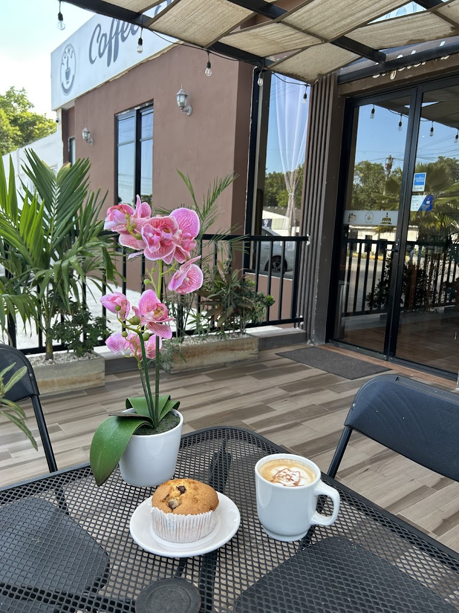 Yom's Coffee Shop